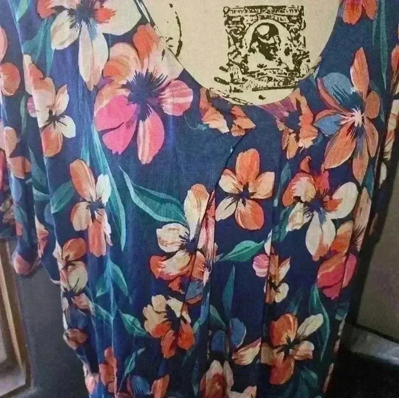 Bobeau Womans Floral Blouse Size 1x - Picture 4 of 11